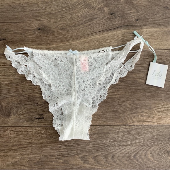 SOLD! Victoria’s Secret Bridal Cheekini Panty - Picture 4 of 8